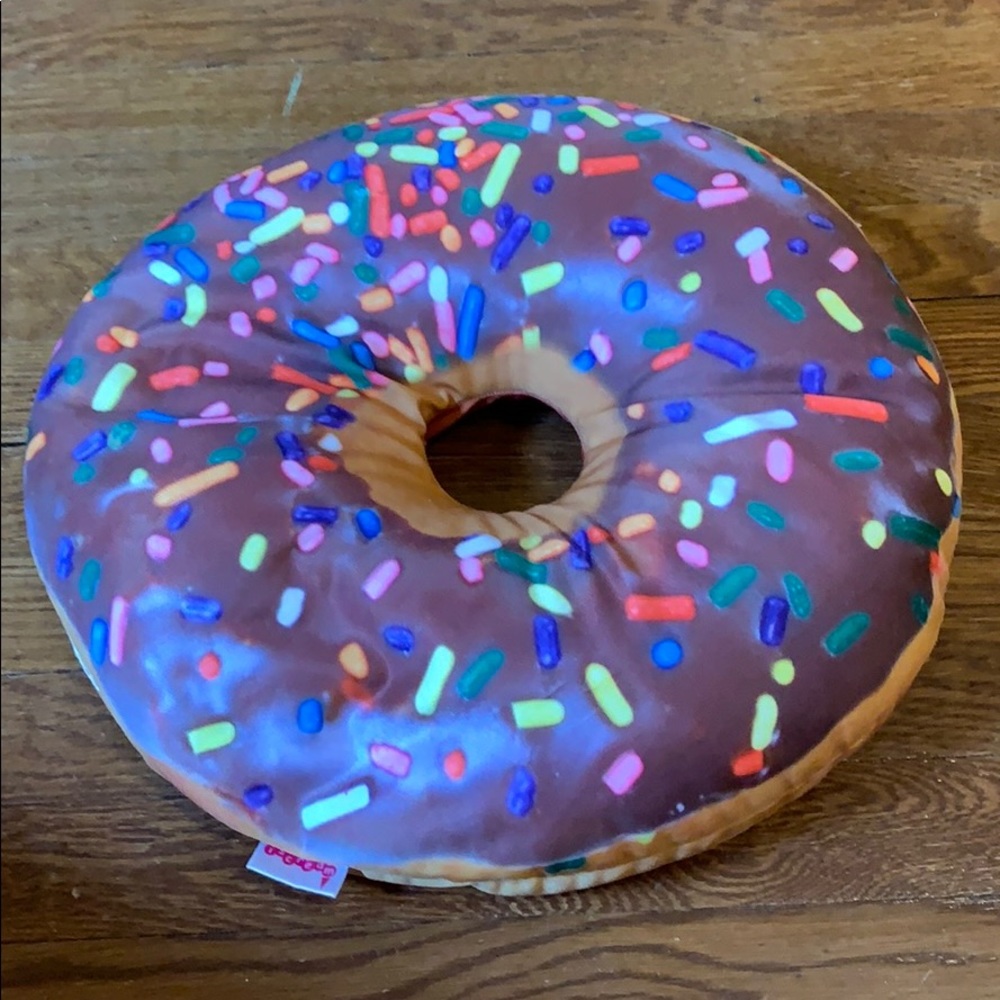 Double sided donut pillow